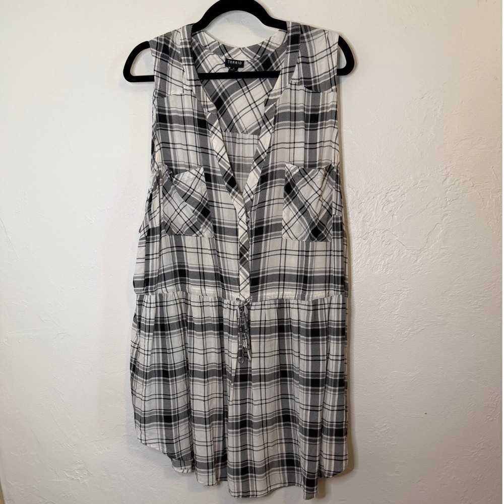 Torrid Womens Plus Size 4 Plaid Sleeveless Button Front Drawstring Tunic Black